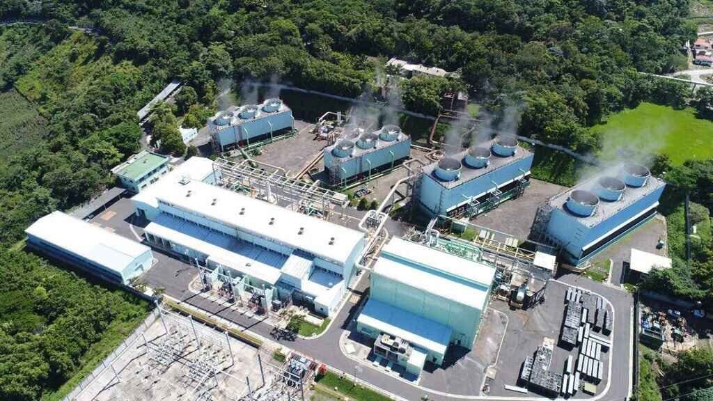 El Salvador comienza a minar bitcoins usando la energía de sus volcanes