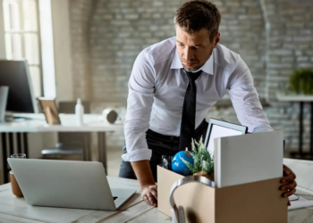 Despidiendo con empatía: Cómo manejar los despidos en un entorno virtual