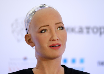 Fabricarán más unidades de Sophia, la robot humanoide que prometió destruir a la humanidad