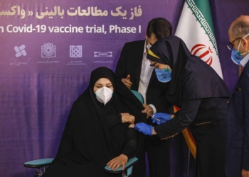 Vacuna de Irán contaría con una protección total contra la cepa del COVID de Reino Unido