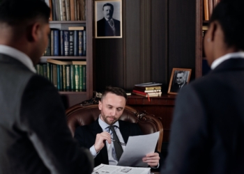 5 cosas que debes considerar al buscar un bufete de abogados