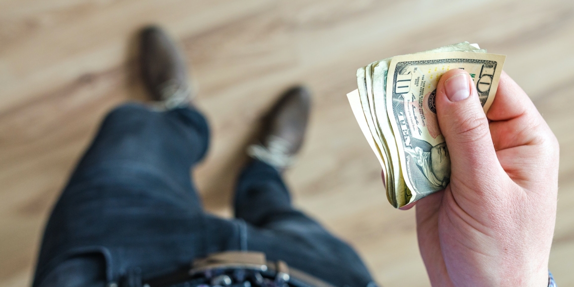 El dólar en Perú al alza en medio de crisis política por pedido de vacancia del presidente