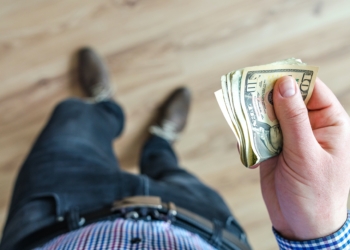 El dólar en Perú al alza en medio de crisis política por pedido de vacancia del presidente