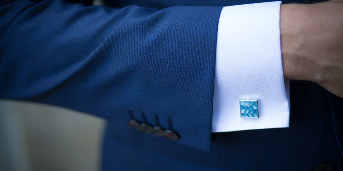 Hombres: ¿Cómo vestir para proyectar autoridad a través de la ropa?