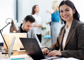 ¿Cómo destacar en tu carrera como administrador de empresas?