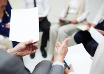 El lenguaje secreto de las manos: Domina la comunicación no verbal para el éxito empresarial