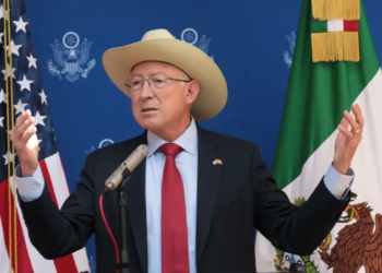 Ken Salazar advierte que reforma judicial mexicana pone en riesgo la relación comercial con EE.UU.